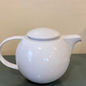 Vintage Studio Nova ‘Tivoli White’ Teapot.